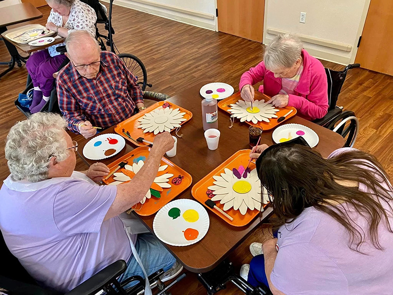 residents-painting-craft-activity